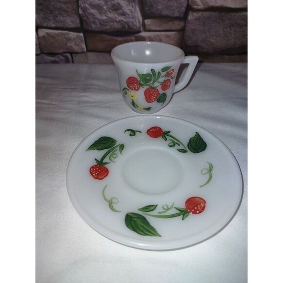 Vintage Small Strawberries Flowers Teacup & Saucer Hand Painted - Picture 6 of 7